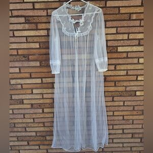 Spotlight New York Elegant Medium Sheer White Lace Full Length Robe